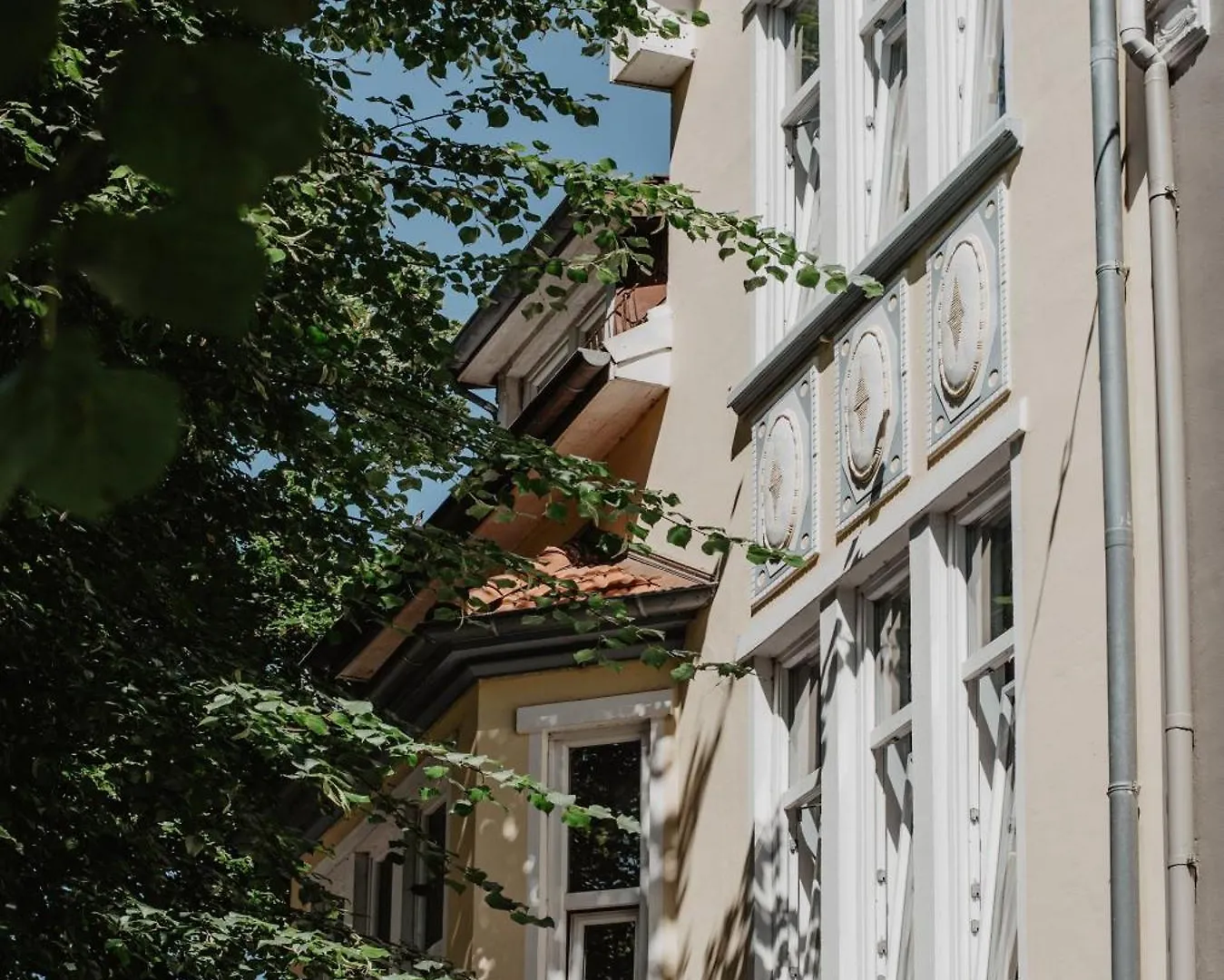 Apartment 4 Zimmer Altbauparadies Fuer Gruppenreisende Und Familien Im Zentralen Bremer Fluesseviertel Germany