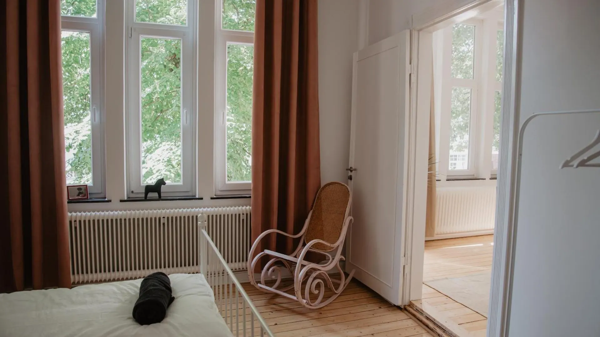 4 Zimmer Altbauparadies Fuer Gruppenreisende Und Familien Im Zentralen Bremer Fluesseviertel Apartment